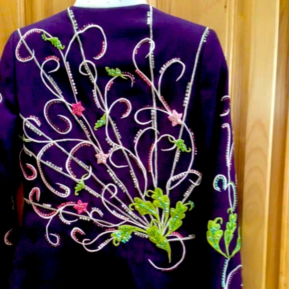 Berry Fit Showmanship outfit. Size 5. Loaded with crystals.